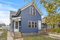 Building Photo - Newly Renovated 3 Bed 2 Bath Home in St Paul