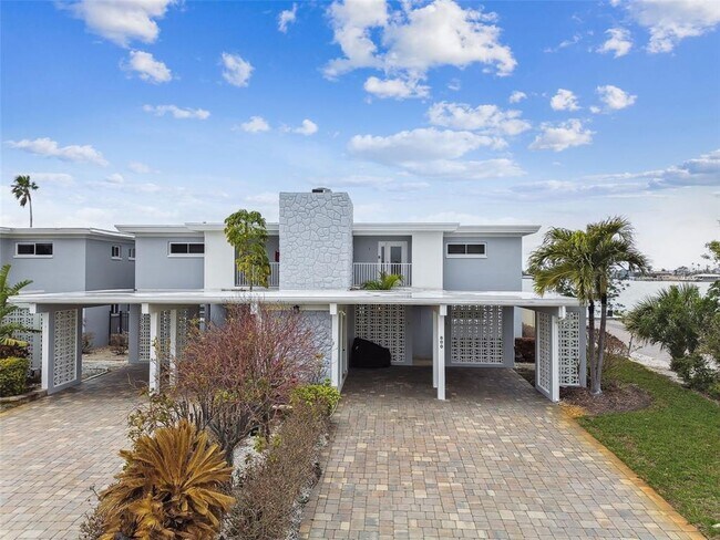 Building Photo - 800 Madonna Blvd