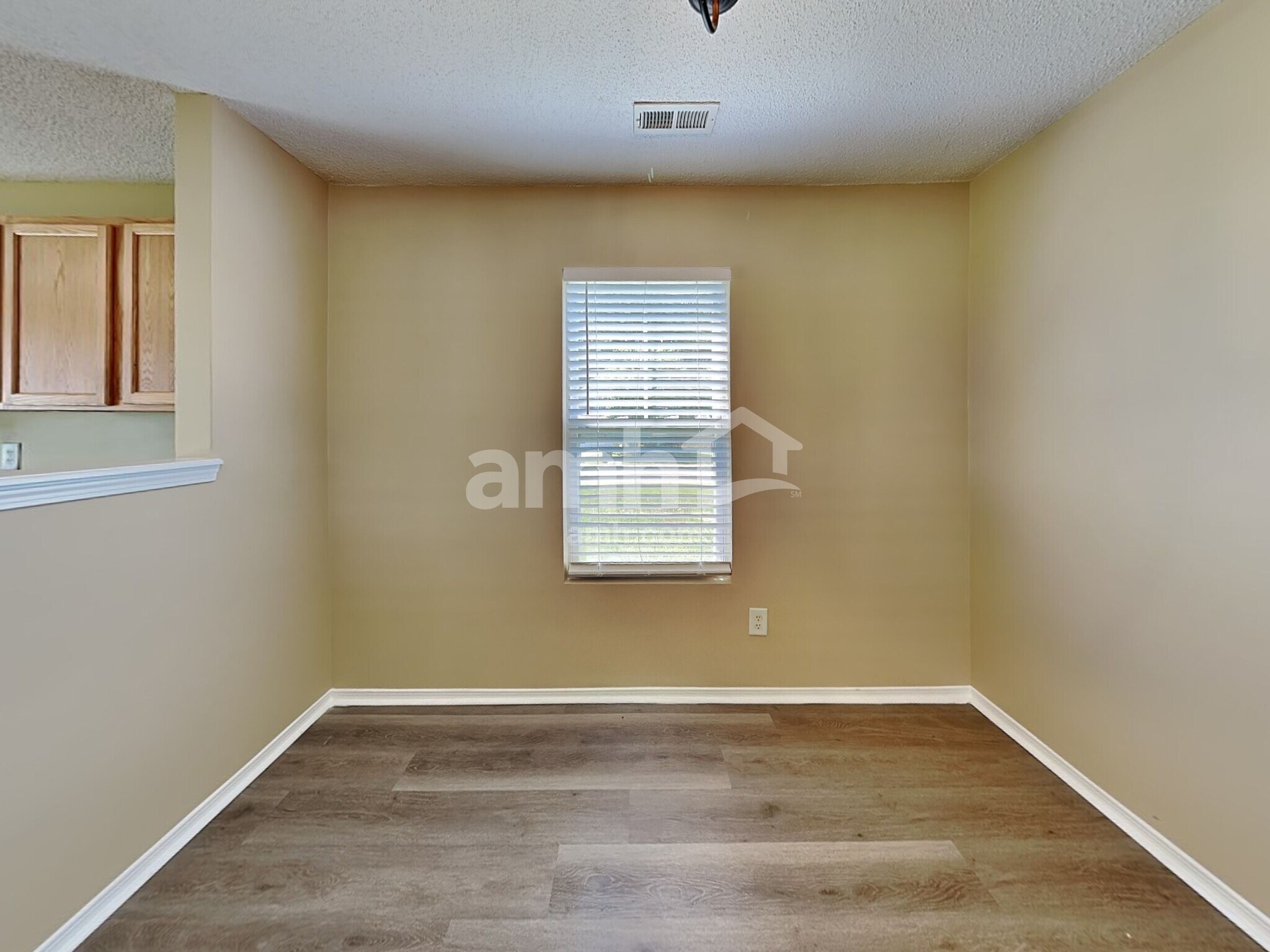 Building Photo - 3004 Van Dorn Rd