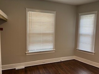 Building Photo - 25 W Roy St