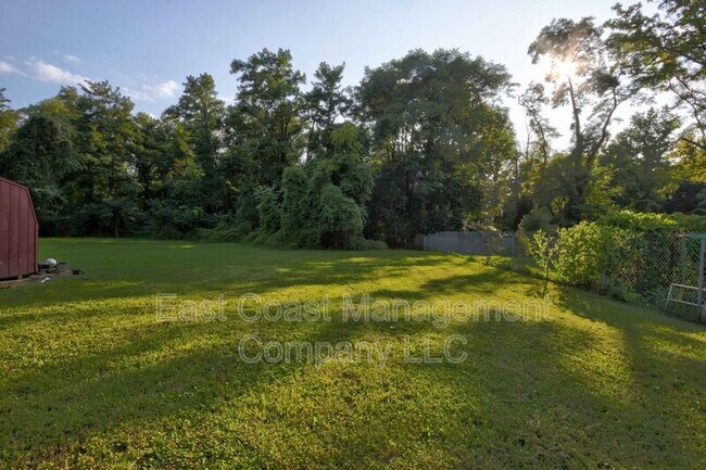 Building Photo - 137 Winters Ln
