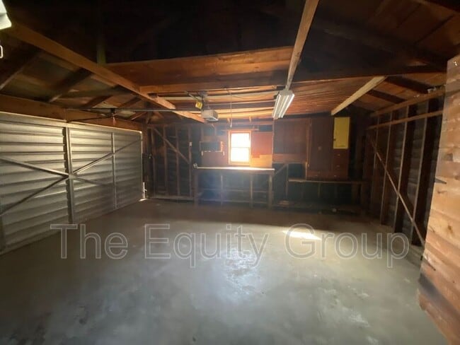 Building Photo - 801 S Sowell St