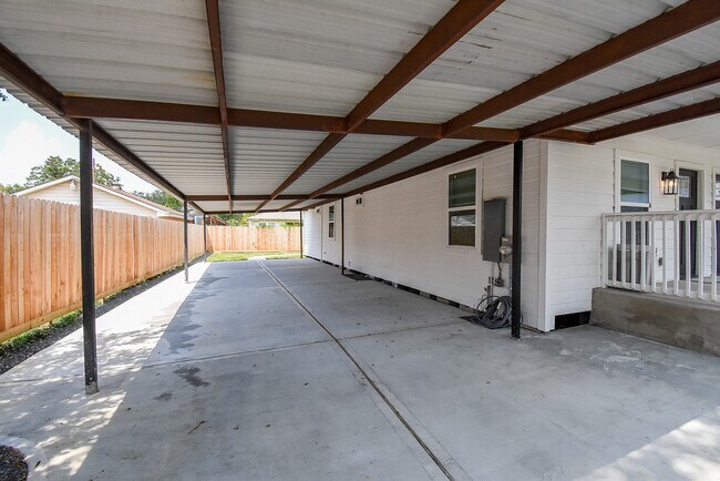 Building Photo - 2509 Terry St