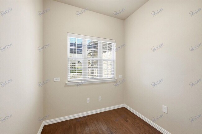 Building Photo - 5629 Hummingbird Ln