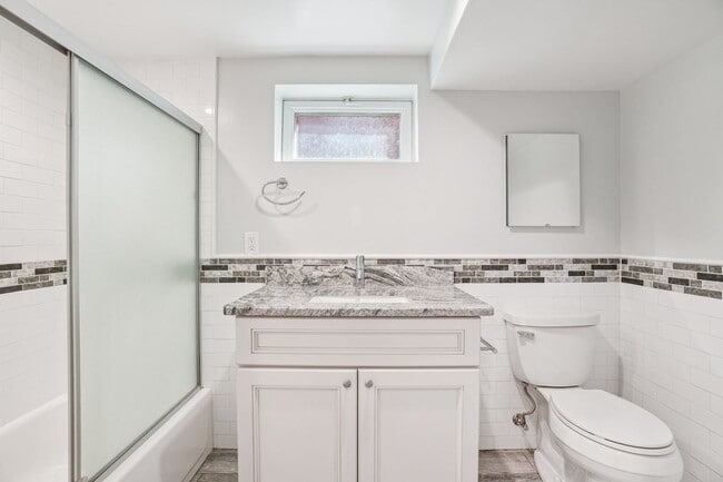 Building Photo - Semi Detached Home in Riggs Park!