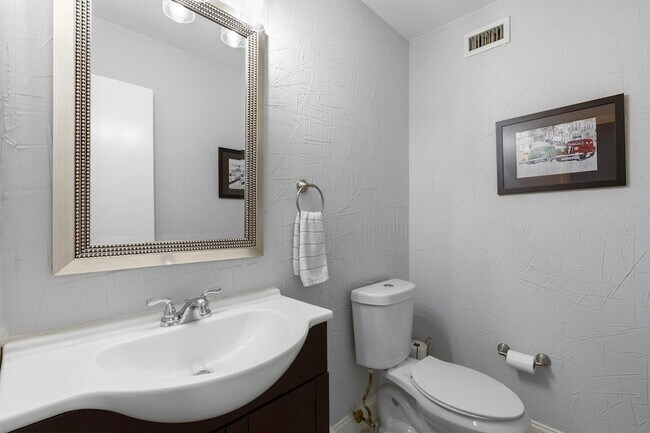 Building Photo - 7830 La Sobrina Dr