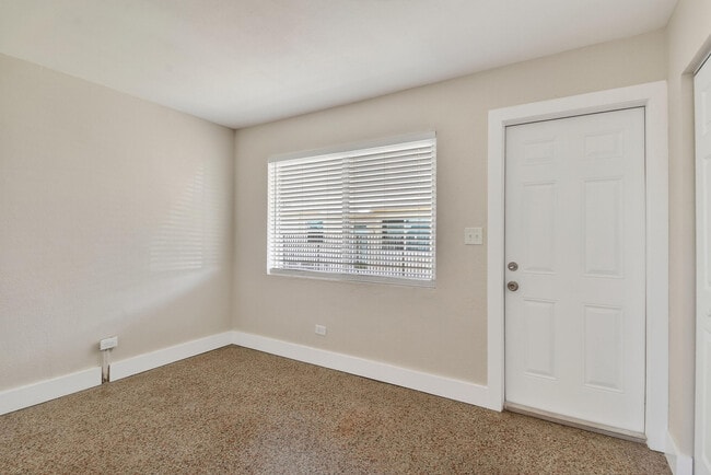 Building Photo - 58 W 27th St