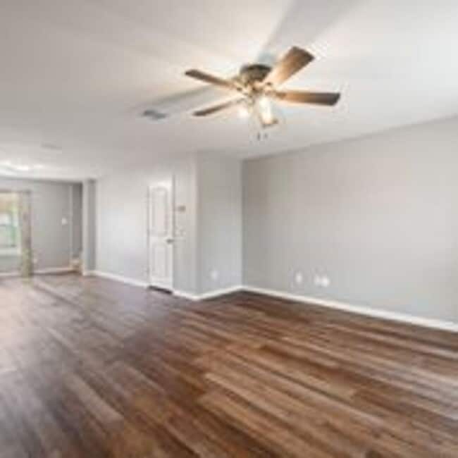 Building Photo - **4 Weeks Free!** Almost New In Luckey Ranch!!!