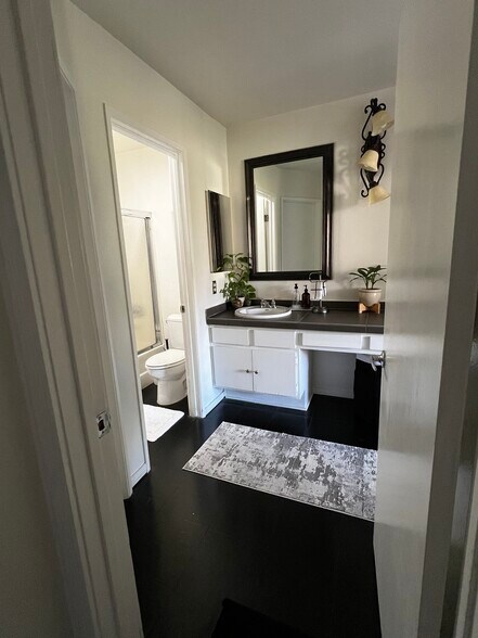 Building Photo - 25671 Le Parc