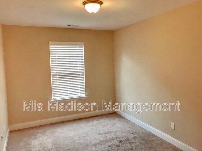 Building Photo - 11330 White Bluff Rd