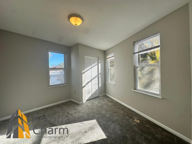 Building Photo - 3 Bedroom Home with Den, Patio/Deck Space,...