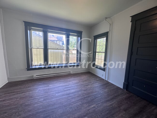 Building Photo - 1434 Walnut-