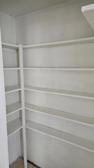 Building Photo - 421 Ardmore Rd