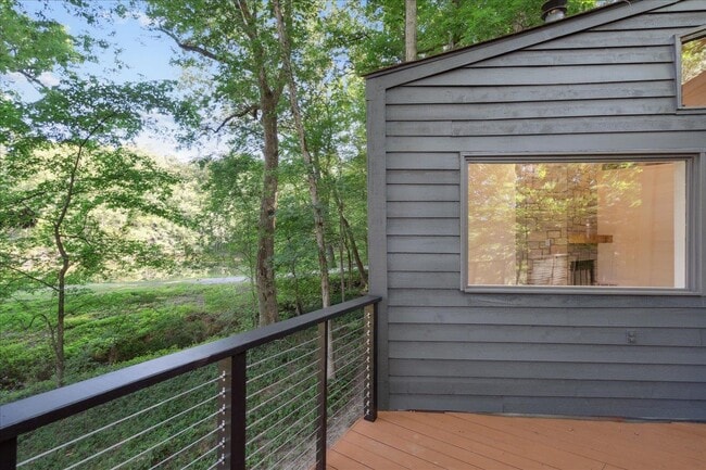 Building Photo - 439 Barbara Ln