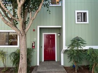 Building Photo - Meticulously maintained 3 bed 1.5 bath tow...