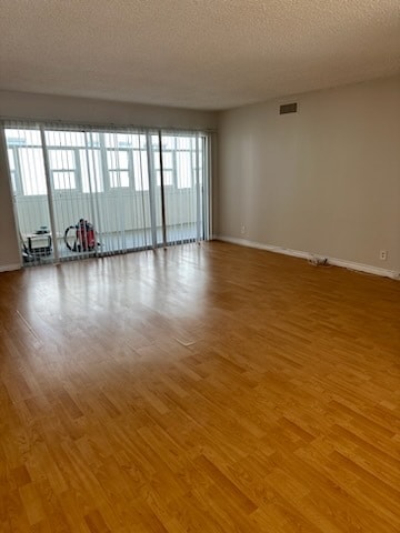 Building Photo - 205 S Elm Dr