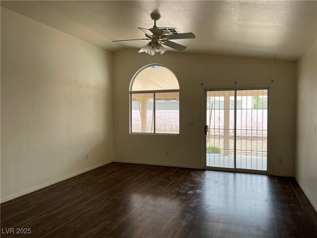 Building Photo - 5002 Drifting Pebble St