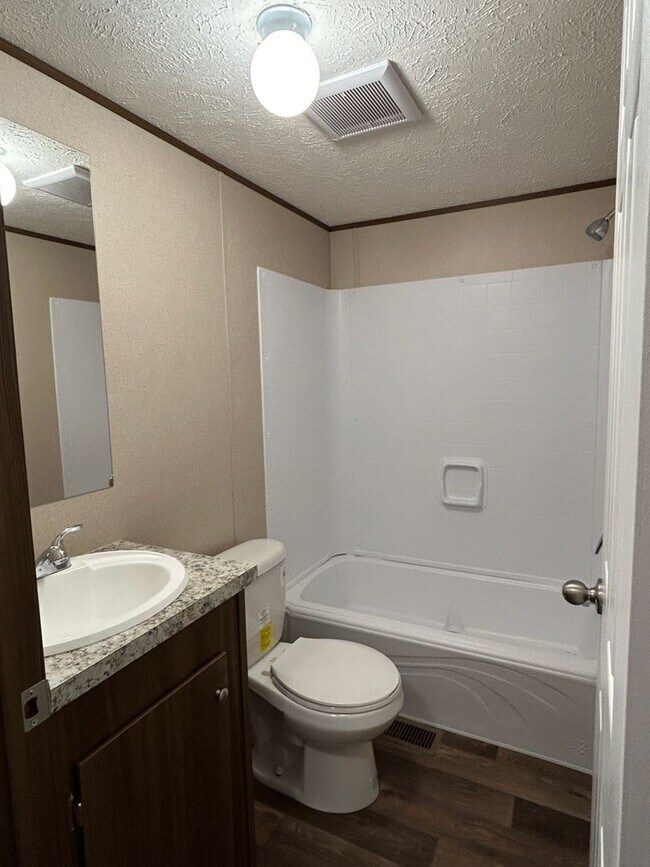 Building Photo - My- 88