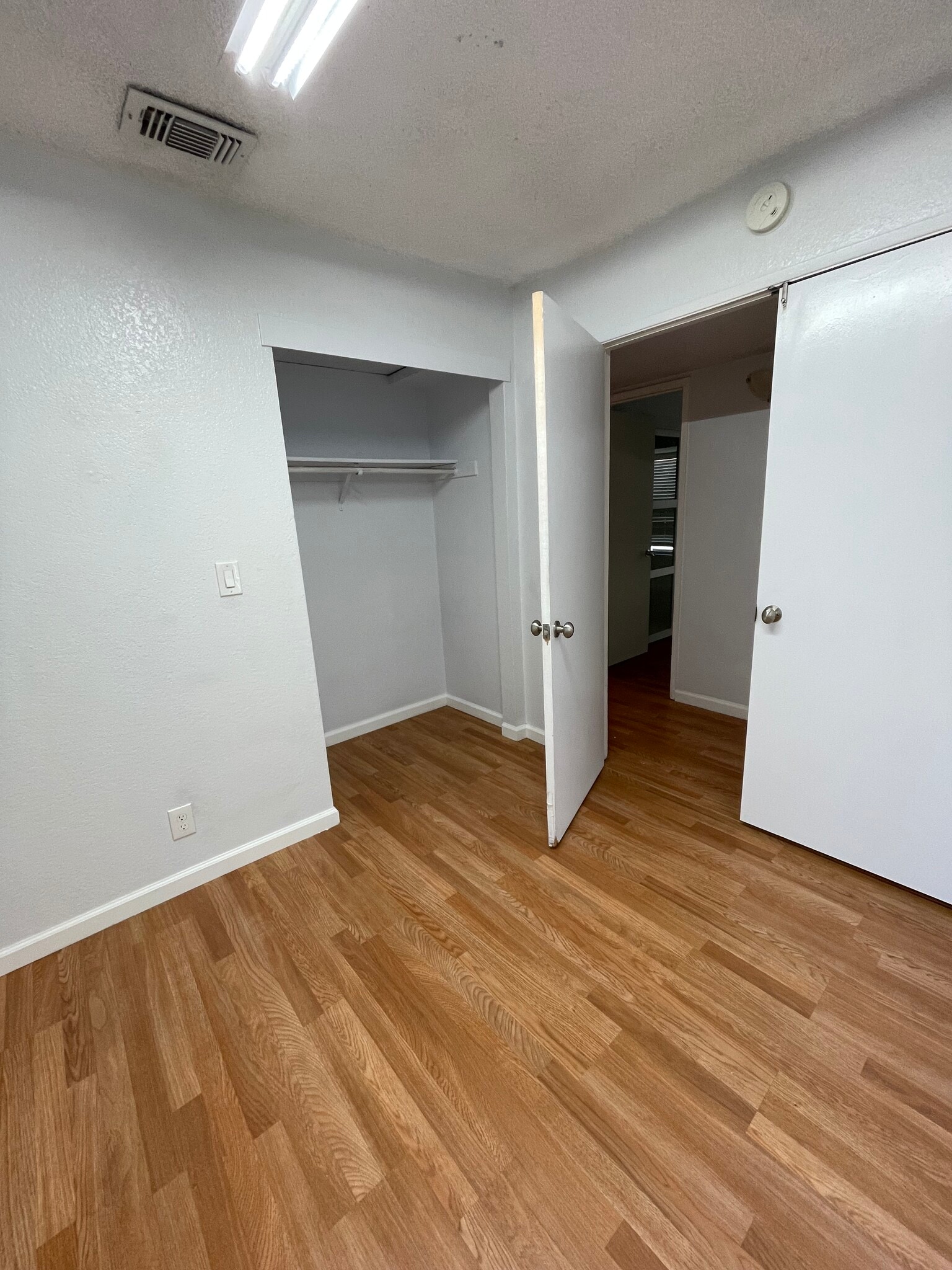 2nd bedroom with double doors - 250 Del Verde Cir