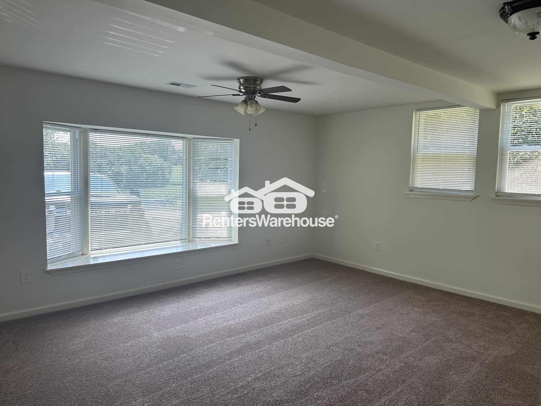 Building Photo - 17825 Falls Rd