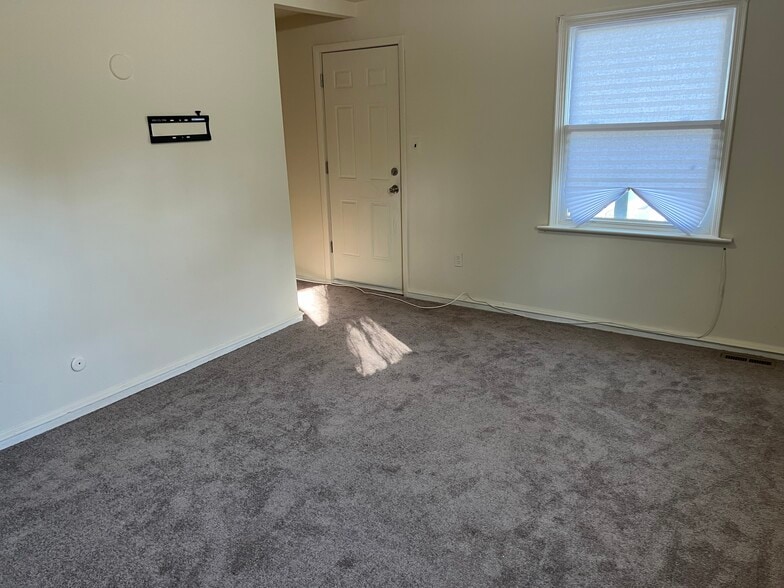 Building Photo - 208 Gulph Ln