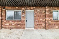 Building Photo - 10291 Medallion Dr