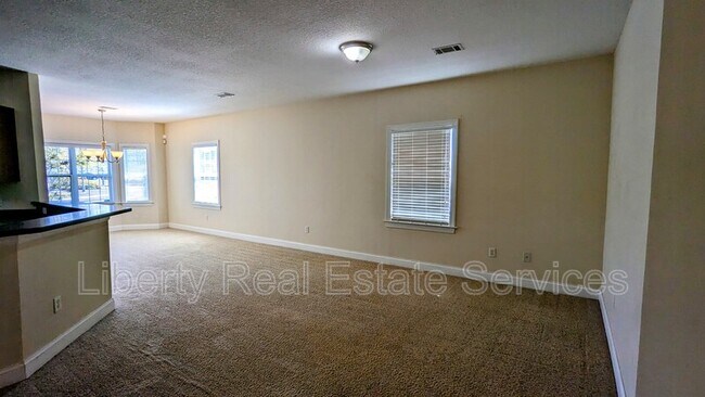 Building Photo - 401 Valdez Ct