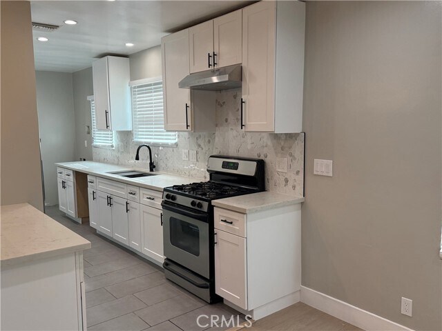 Building Photo - 7358 Riverton Ave