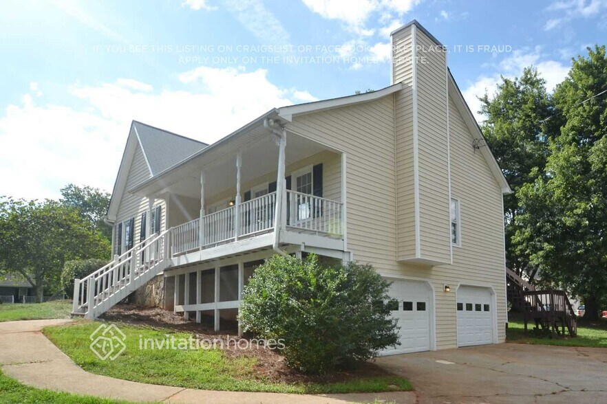 Building Photo - 445 Raven Dr