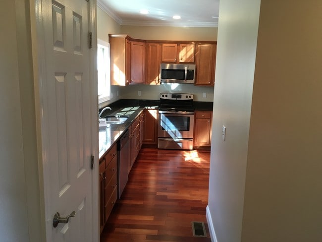 Entry - 54 Waterside Dr