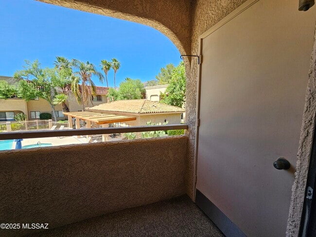 Building Photo - 5750 N Camino Esplendora