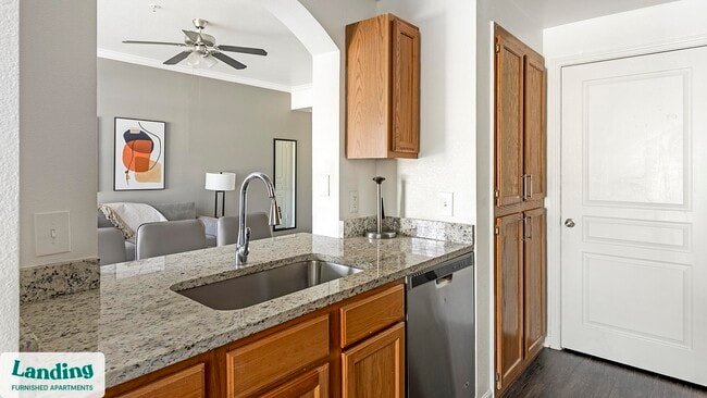 Building Photo - 1000 Henderson St