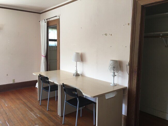 Building Photo - 2615 Parker St