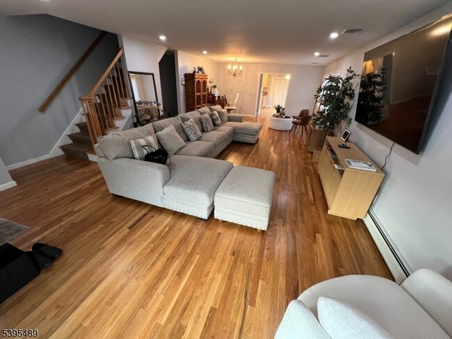 Building Photo - 497 Division Ave