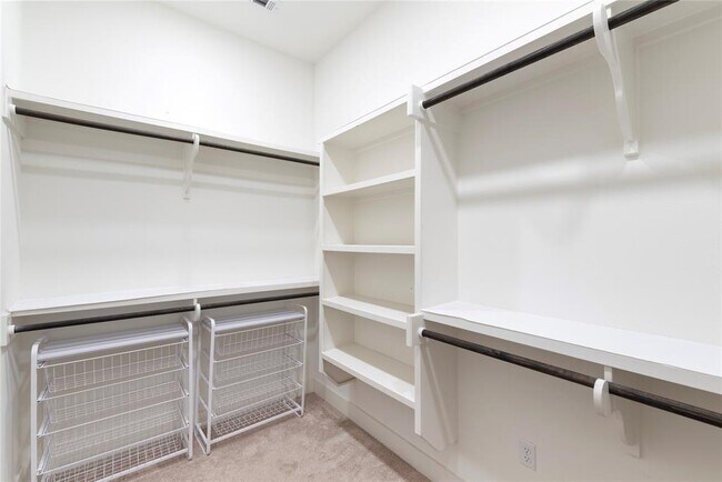 Building Photo - 12905 Padua Dr