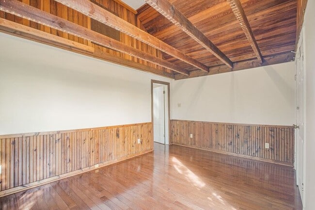 Building Photo - 307 Hawke St