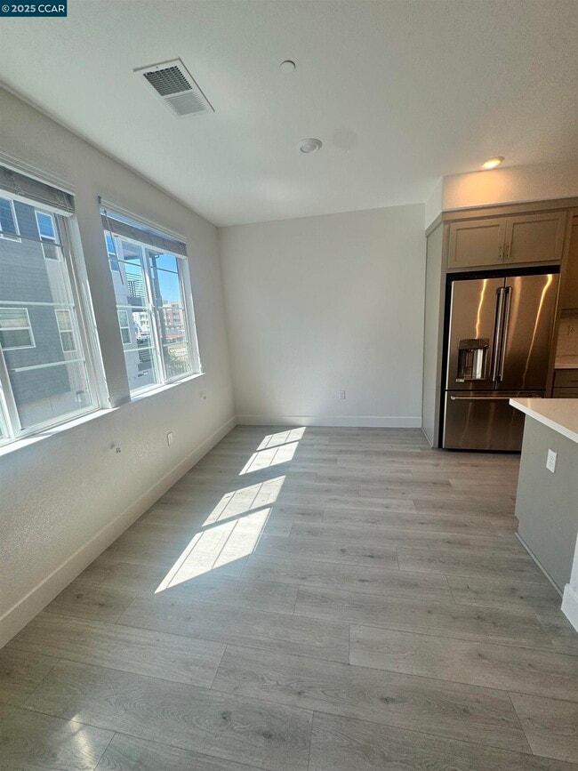 Building Photo - 725 Delve Ct