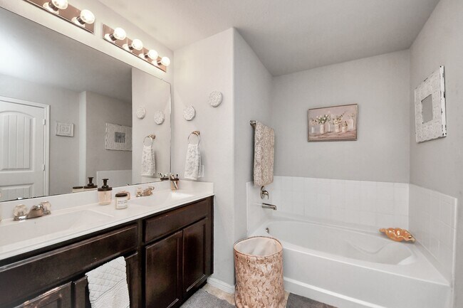 Building Photo - 3030 Dripping Springs Ct