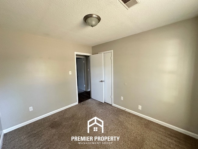 Building Photo - 6362 N Fawn Hollow Cir