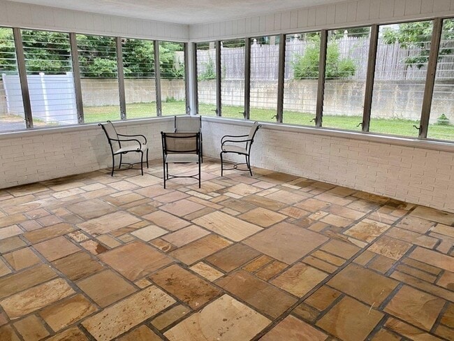 Building Photo - 1164 State Rd