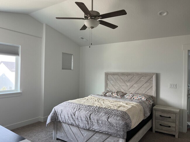 Building Photo - 4592 Rustic Ranch Way