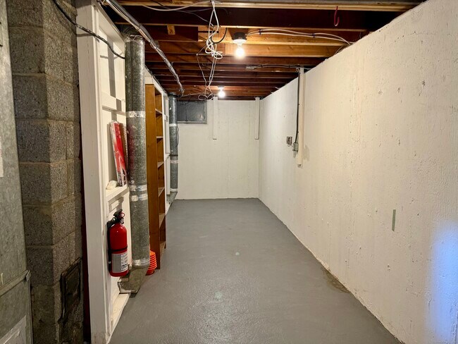 Building Photo - 10 Norvel Rd