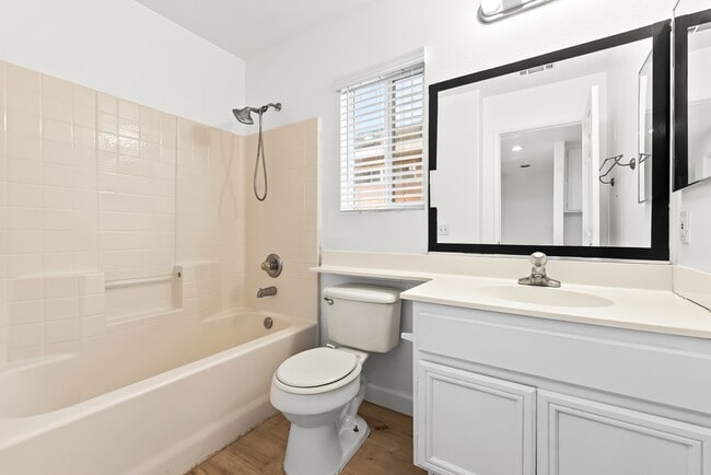 Building Photo - 1564 Clanton Pl