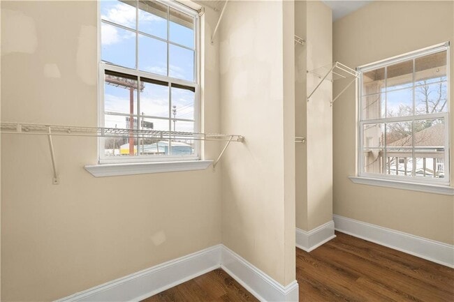 Building Photo - 66 Weyman Ave SW