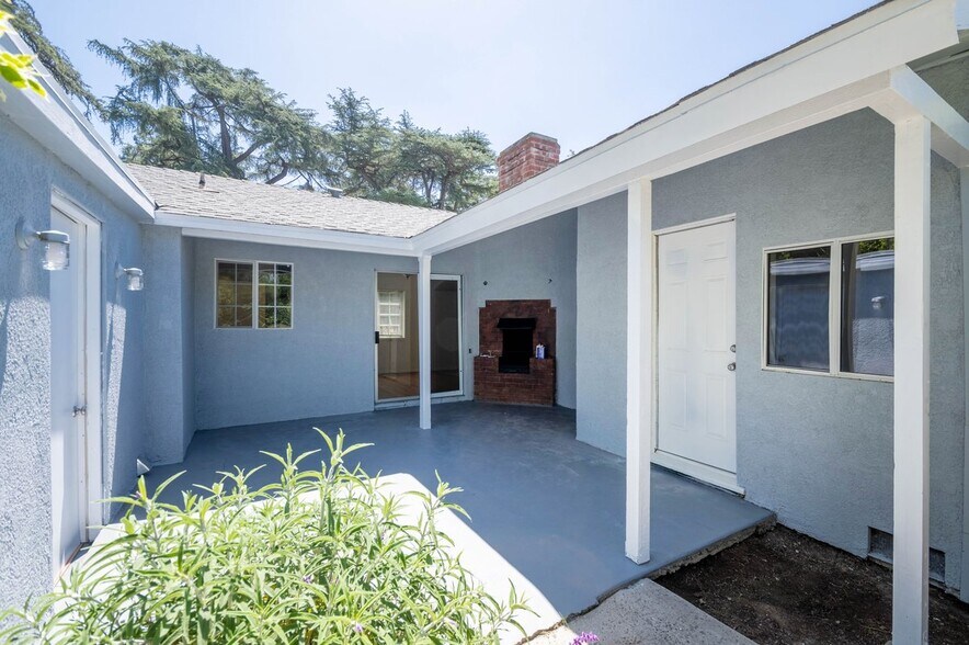 Building Photo - 2163 Santa Rosa Ave