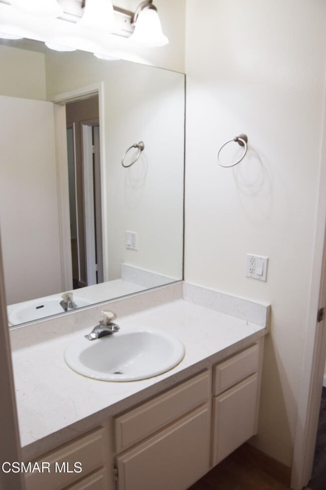 Building Photo - 28725 Conejo View Dr