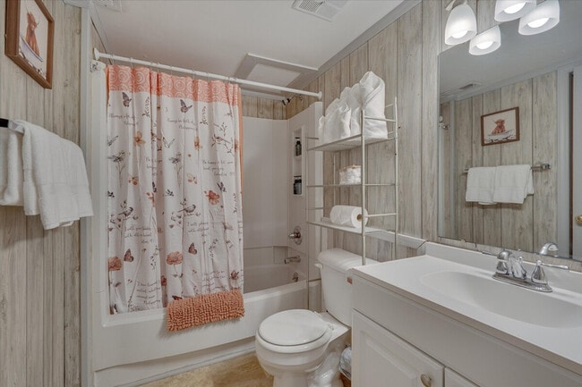 Building Photo - 4225 Meadowbrook Rd