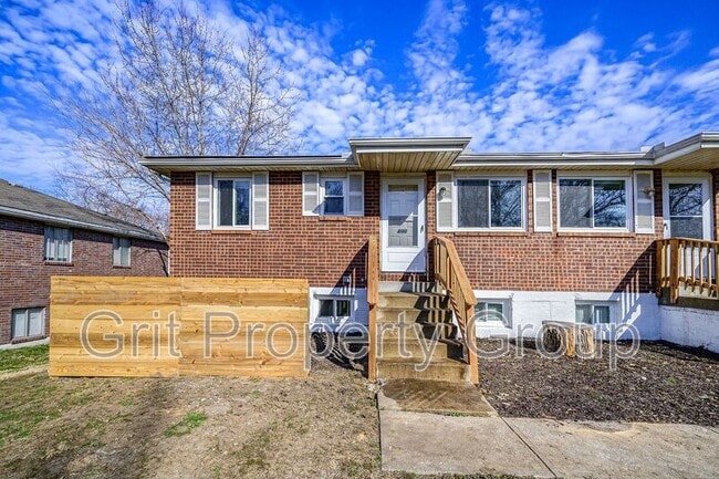 Building Photo - 800 NE 68th St
