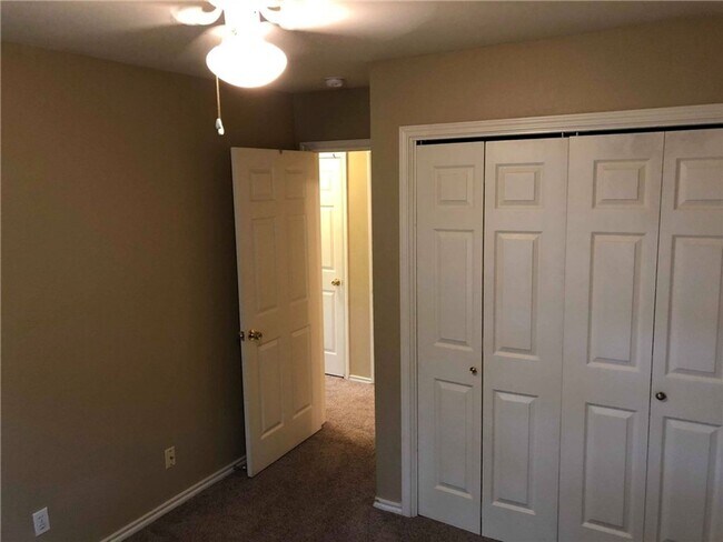Building Photo - 8102 Willet Trail