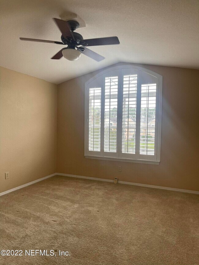 Building Photo - 13810 Sutton Park Dr N